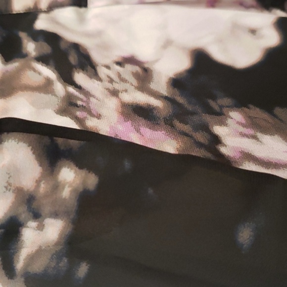 CYNTHIA Rowley Tank Top Lightweight V-Neck Black Pink White Floral Women… - Picture 5 of 11